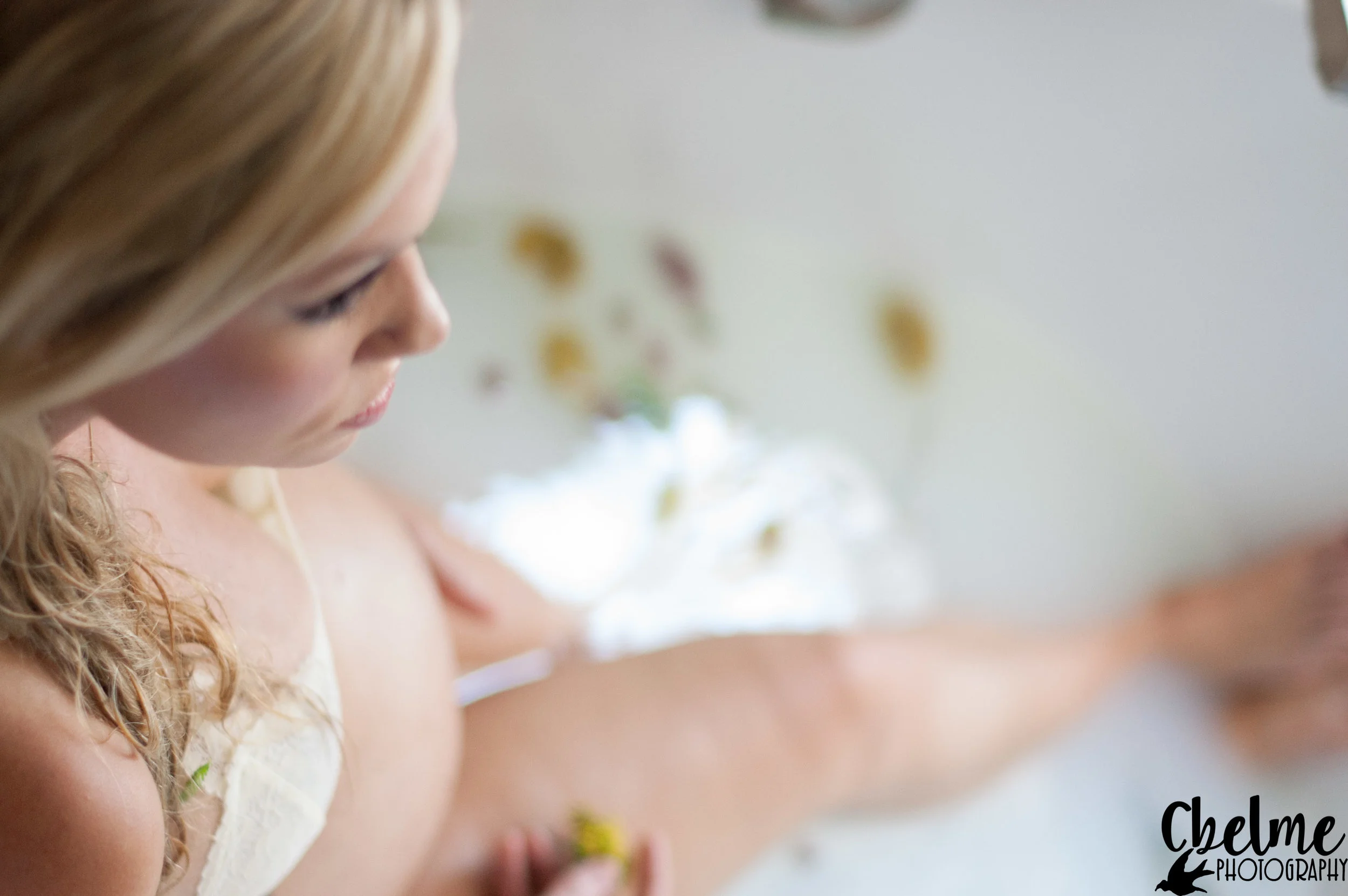 BirthBecomesHer-HerbalBath-MilkBath-BirthPhotography-25.jpg