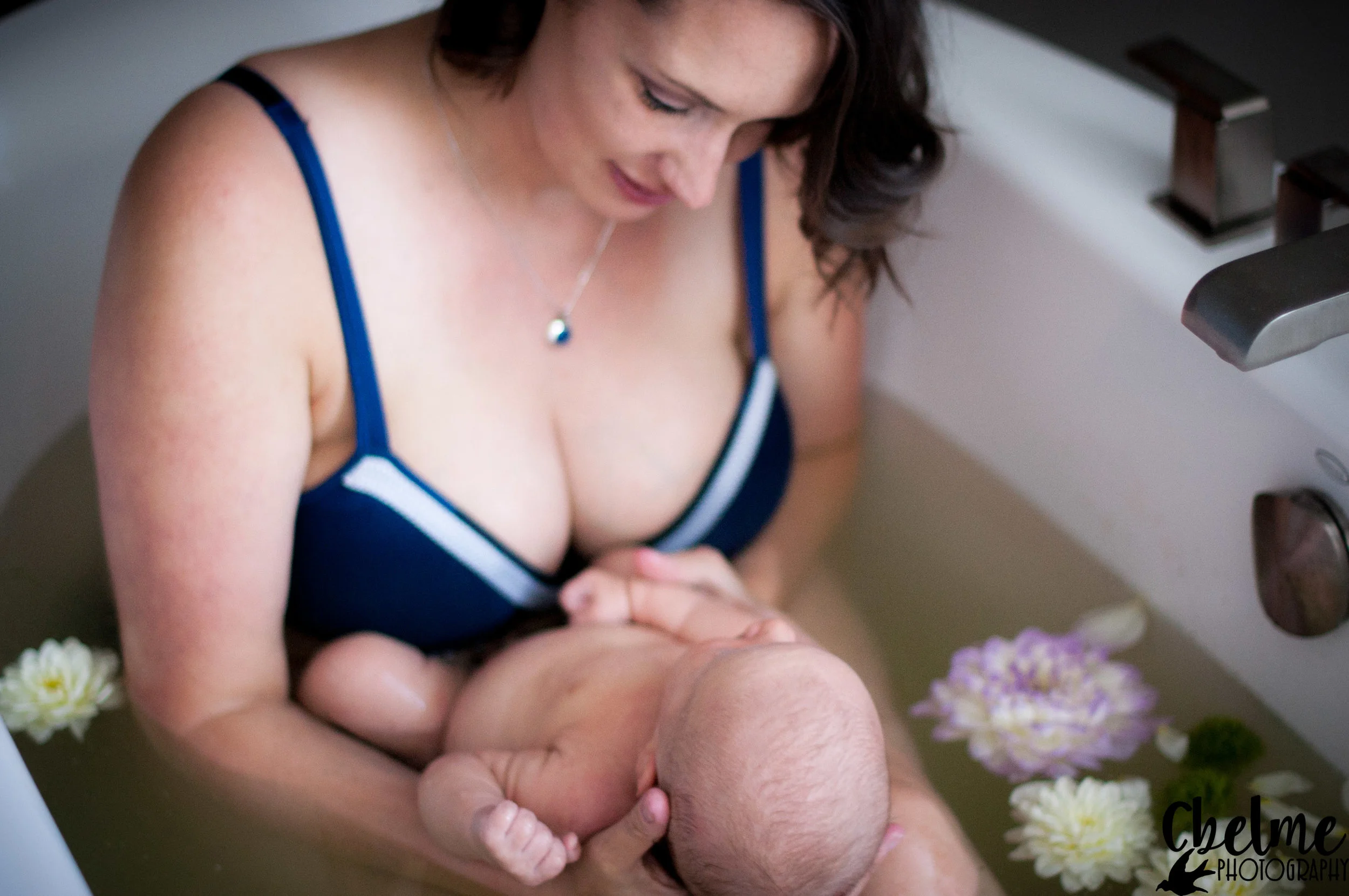BirthBecomesHer-HerbalBath-MilkBath-BirthPhotography-36.jpg