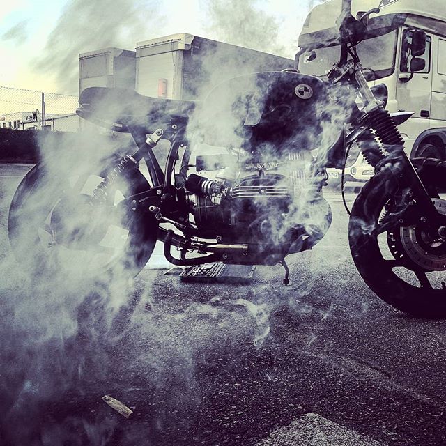 One smoking hot Bike!.!
#bmwmotorrad #r80 #scrambler #caferacer #bikeshedmc #sitzdesign #ride #motorcycle #midnightblue #fiftyshadesofgrey #biker #seat #upholstery #saddler #motorrad #sattler #motorradsitz #salzburg #bikersworld #caferacer #dgr #week