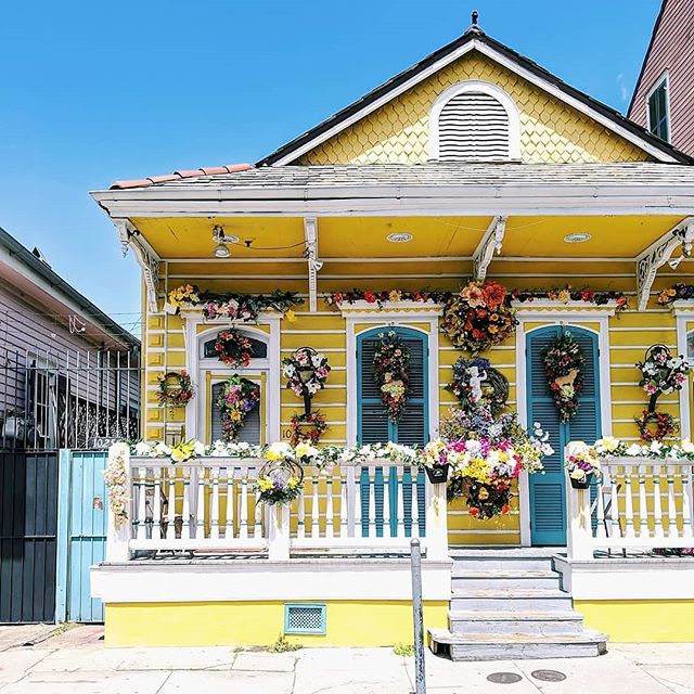 I'll take one yellow house with flowers please #OneTimeInNOLA