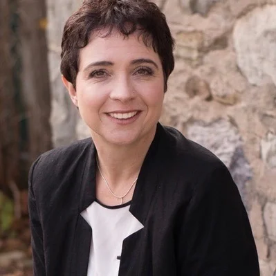 Sarah Hallett.jpg