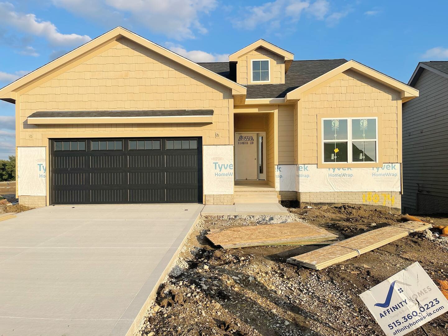 Black garage door has been installed on our Claire II Plan. Check out our stories for some of our build updates! #claireiibuild
.
#iowa #iowabusiness #iowahomebuilder #newconstruction #newconstructionhomes #iowabuilder #construction #customhome #cust