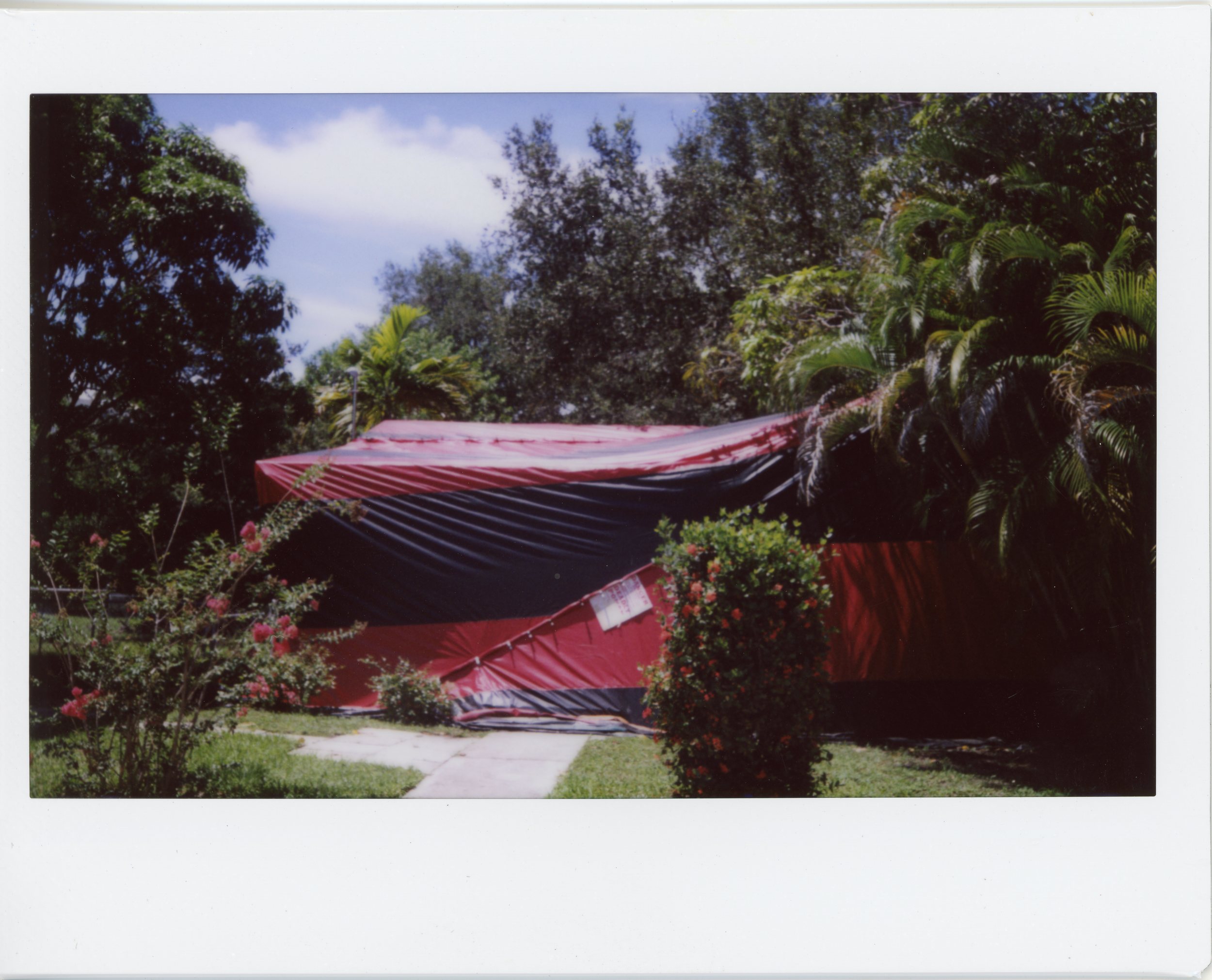 tent002.jpg