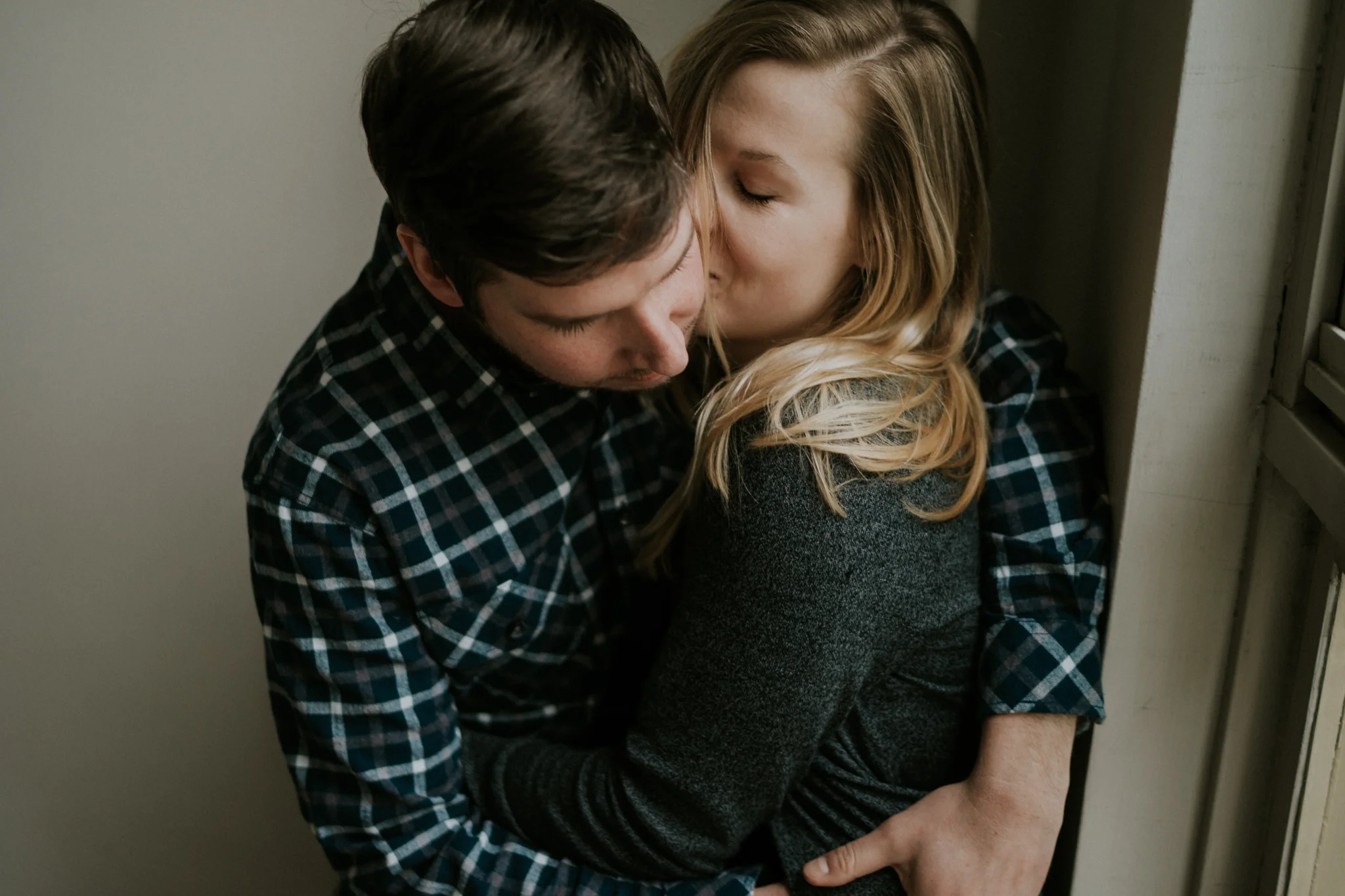 Hannah + Josh: Cozy Bookstore Engagement