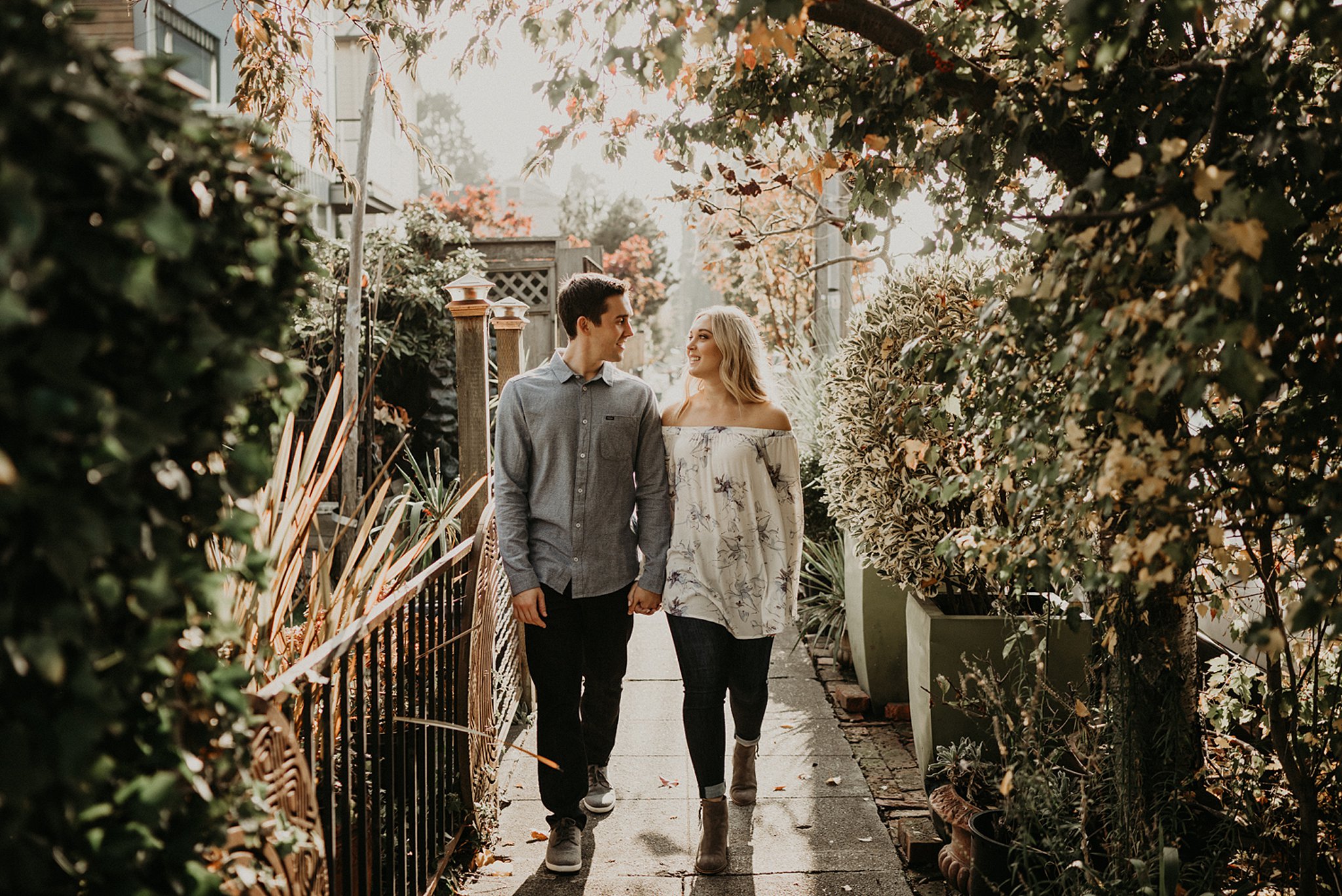 alki-beach-engagement_0010.jpg