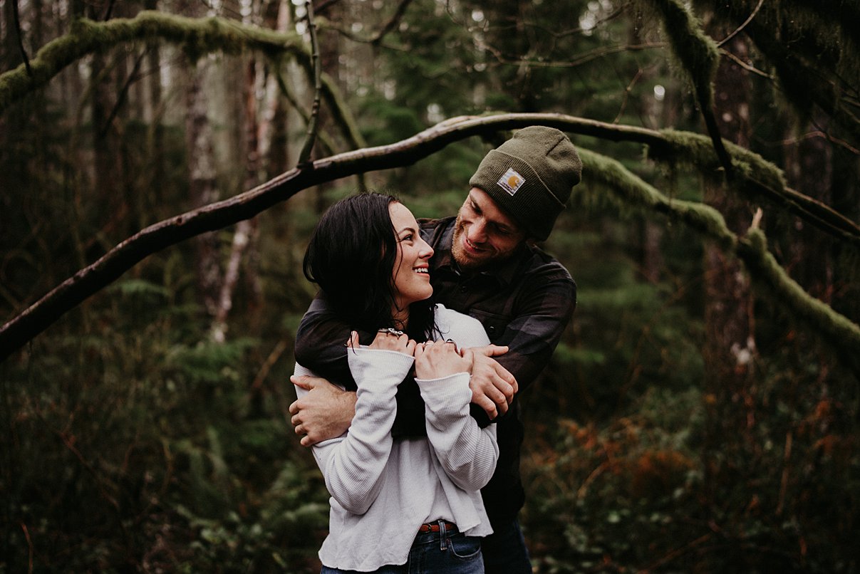 rattlesnake-lake-engagement-session_0003.jpg