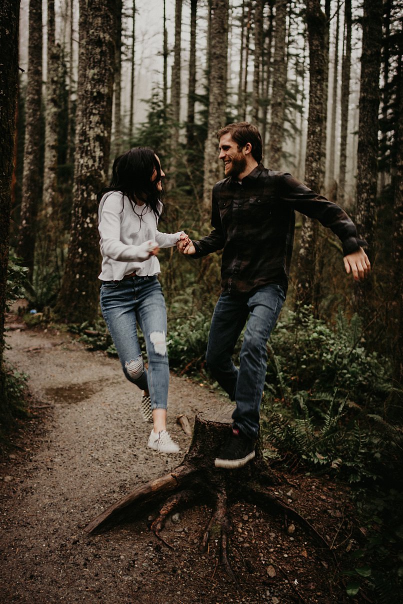 rattlesnake-lake-engagement-session_0002.jpg