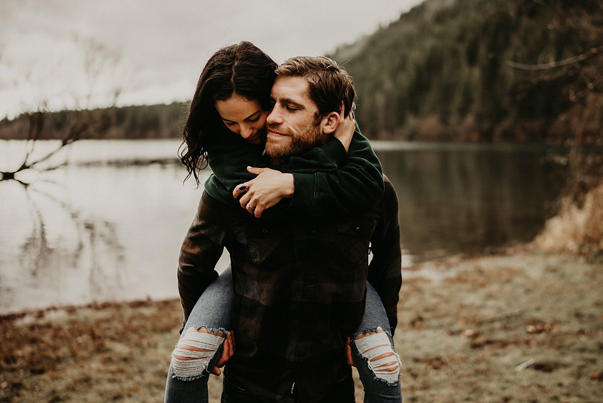 rattlesnake-lake-engagement-session_0013.jpg