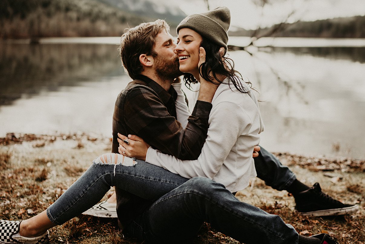 rattlesnake-lake-engagement-session_0019.jpg