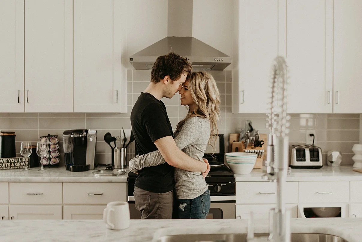 nashville-in-home-engagement-session_0011.jpg