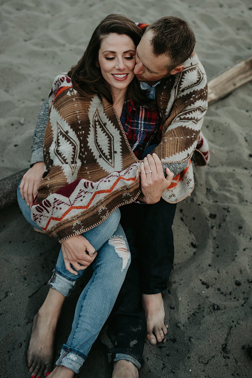 golden-gardens-engagement-session_0010.jpg