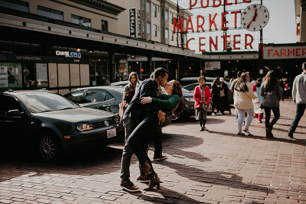 downtown-seattle-engagement-session_0006.jpg
