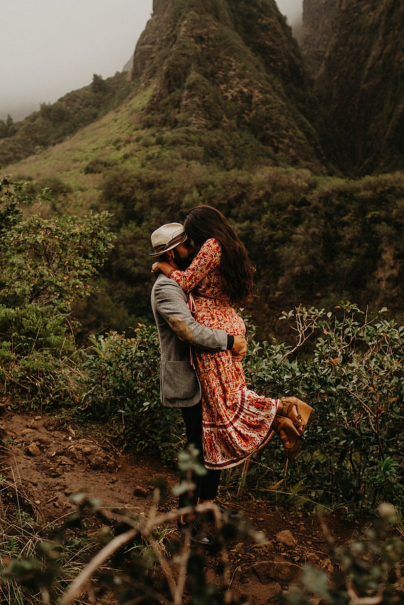 maui-engagement-session-iao-valley_0012.jpg