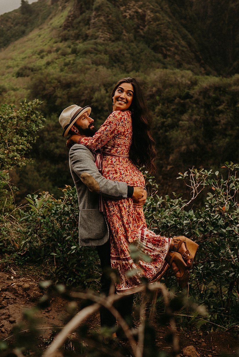 maui-engagement-session-iao-valley_0011.jpg