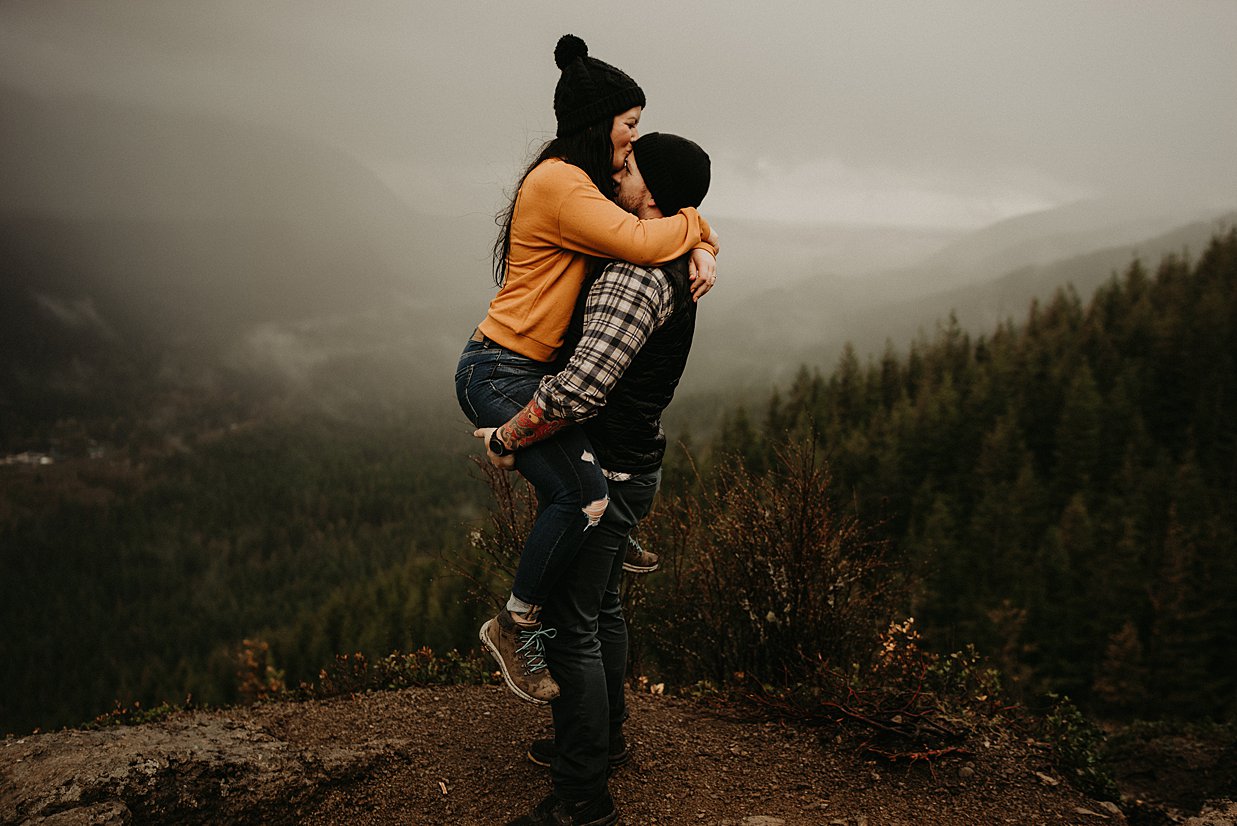 rattlesnake-lake-engagement_0000.jpg