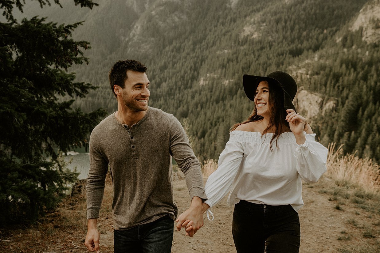  Pacific Northwest mountains engagement session 