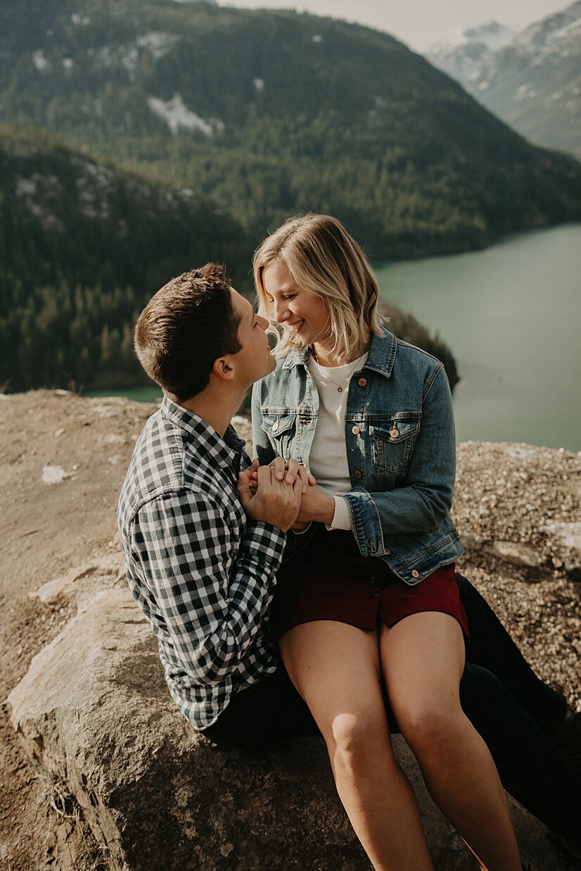 diablo-lake-engagement-session_0007.jpg