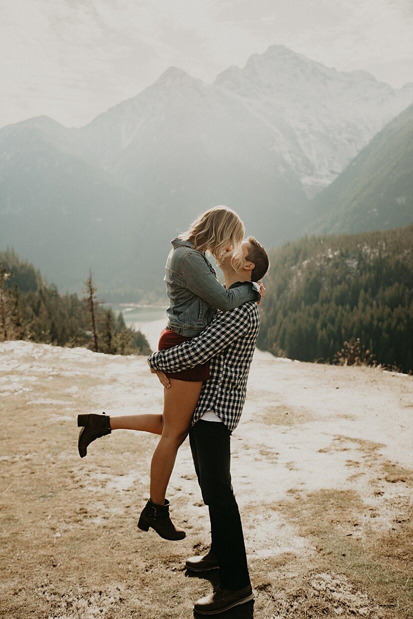 diablo-lake-engagement-session_0010.jpg