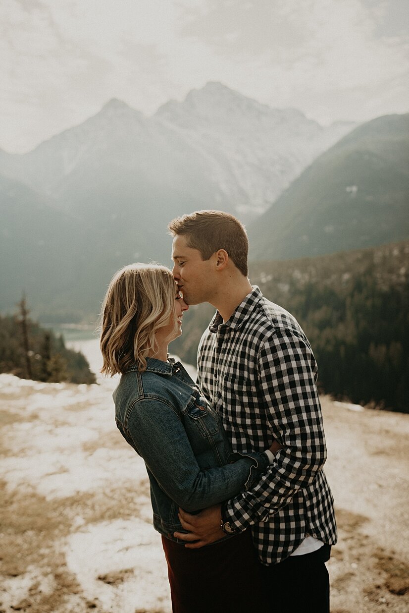 diablo-lake-engagement-session_0011.jpg