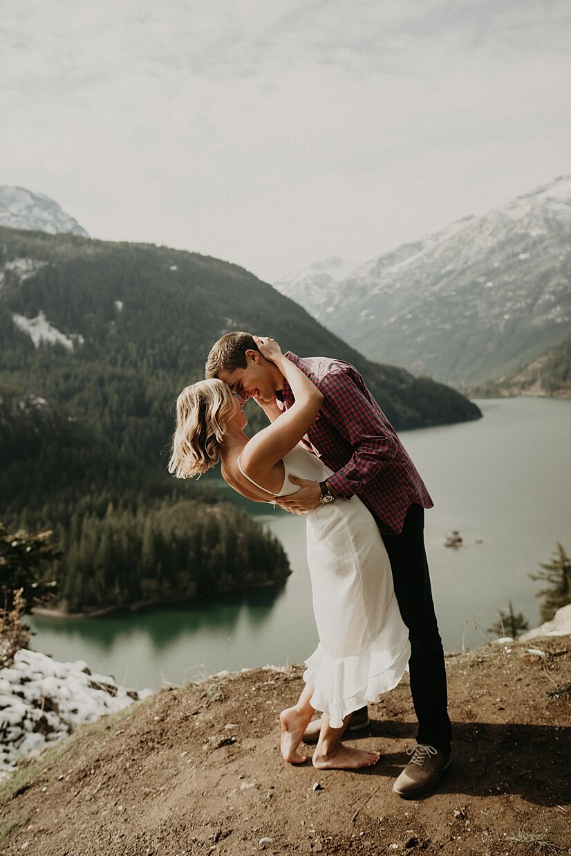 diablo-lake-engagement-session_0015.jpg