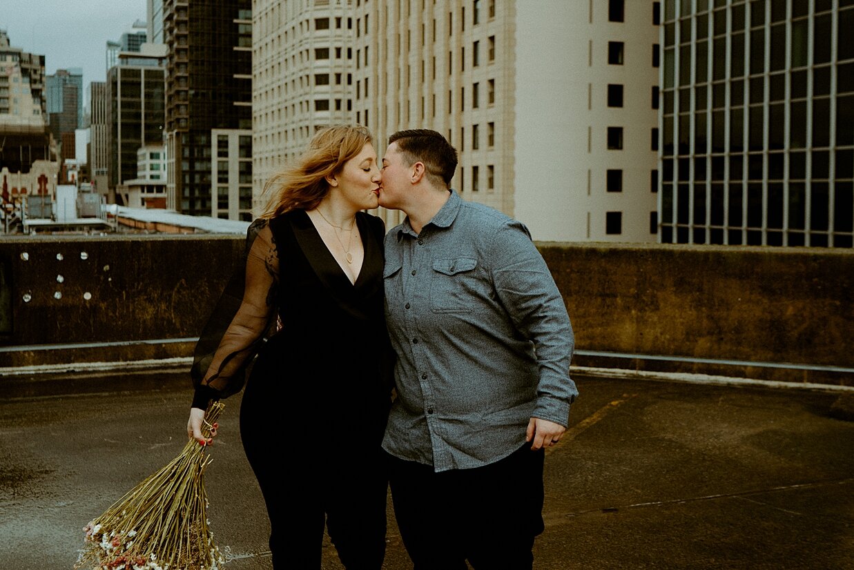 urban-engagement-session-seattle_0007.jpg