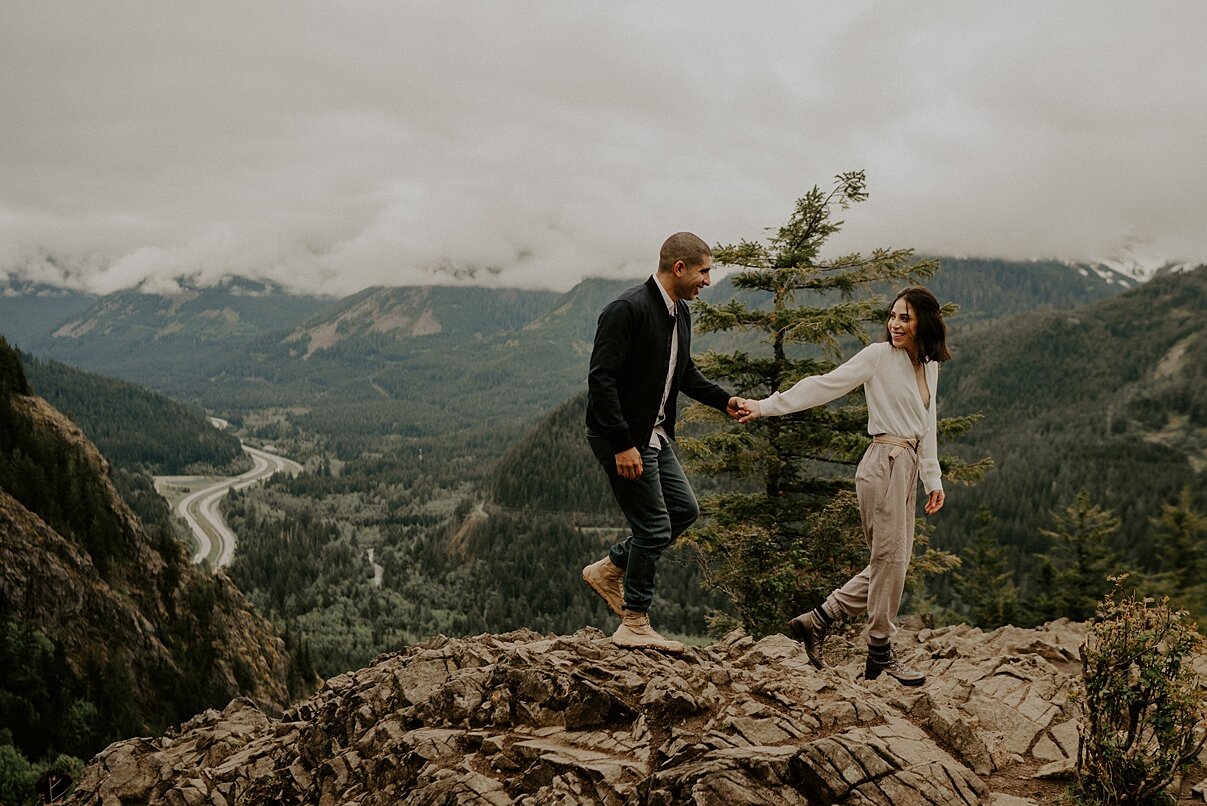 cascade-mountains-engagement-photos_0008.jpg