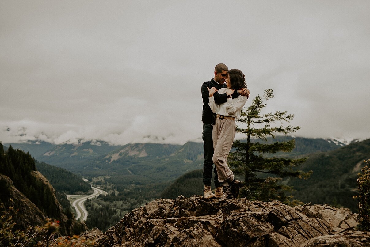 cascade-mountains-engagement-photos_0009.jpg