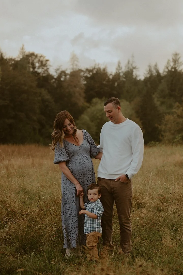 Pacific Northwest Outdoor Maternity Session in Seattle