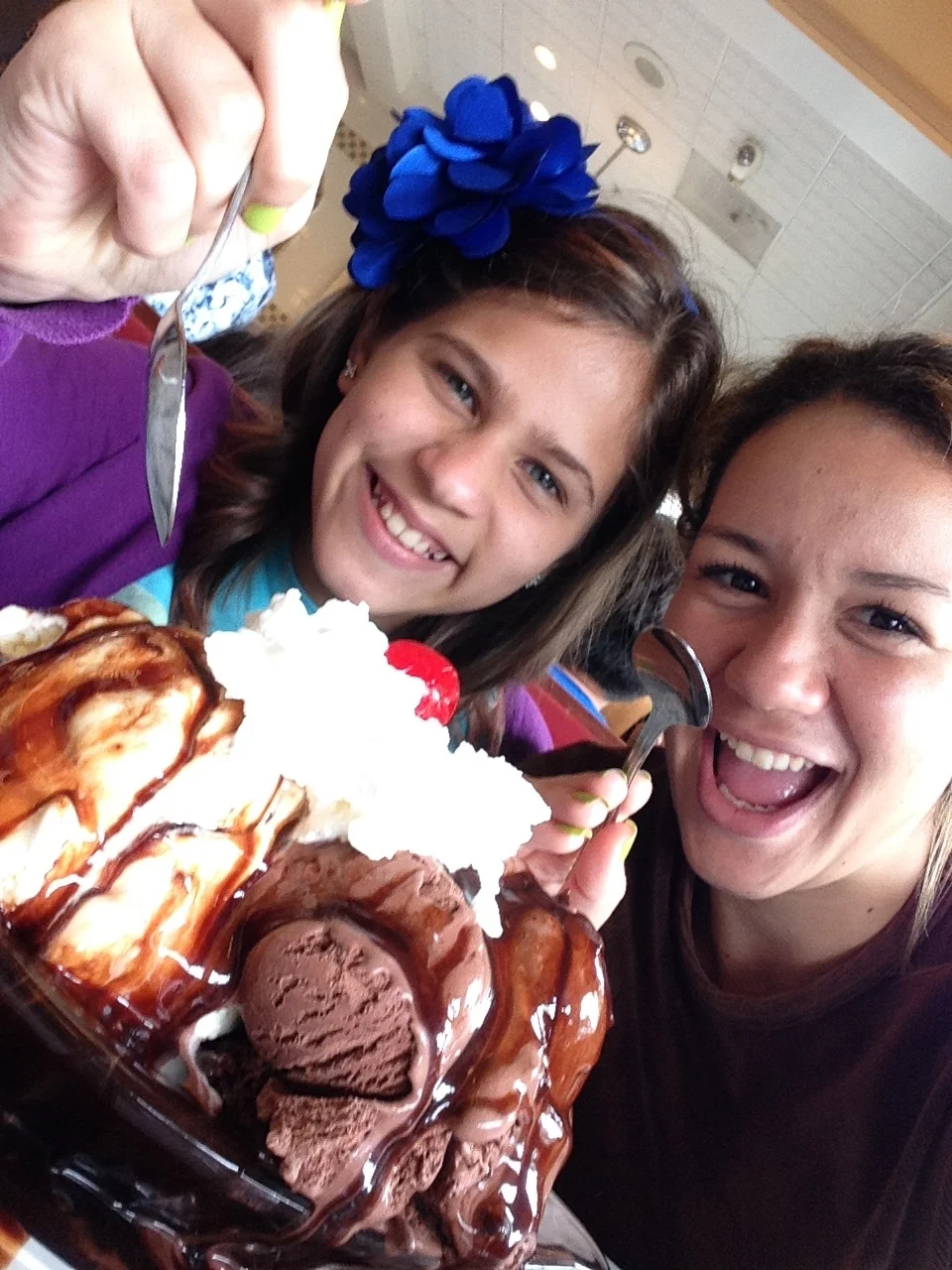 WHAT KEEPS A FAMILY UNITED IS THE COMMITMENT… LO QUE MANTIENE A UNA FAMILIA UNIDA ES EL COMPROMISO…