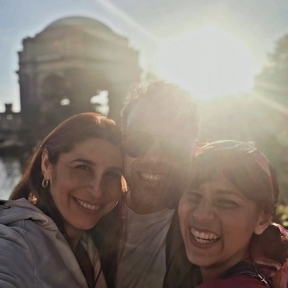 R&iacute;e&hellip; Laugh&hellip;