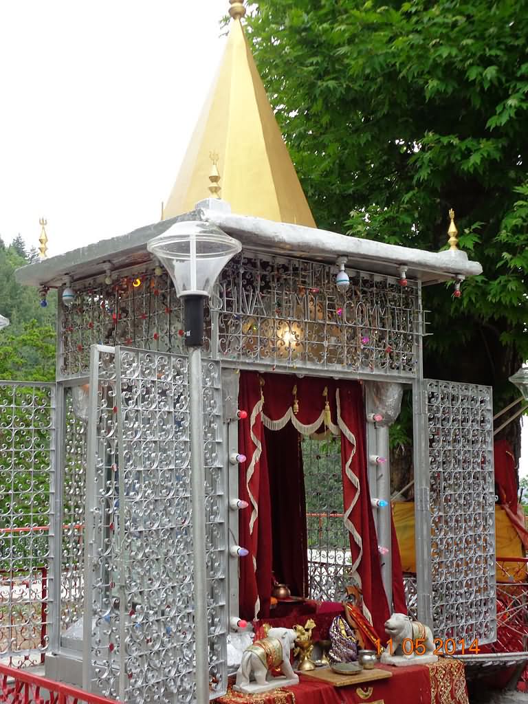 jyeshta-devi-temple-at-srinagar.jpg