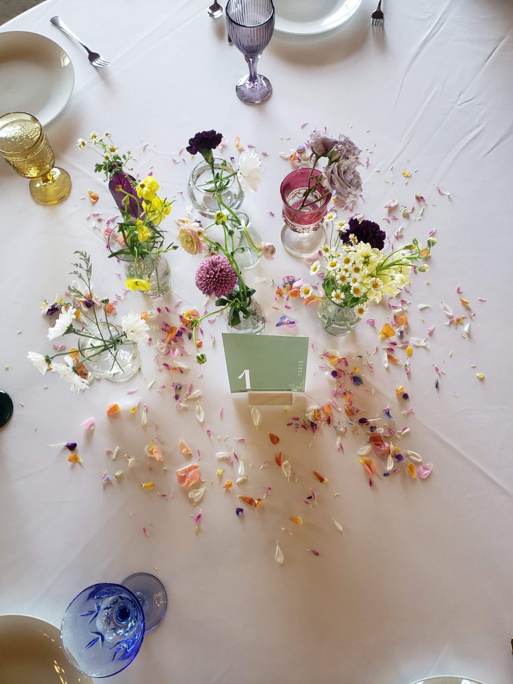 Floral confetti with single stem flowers
