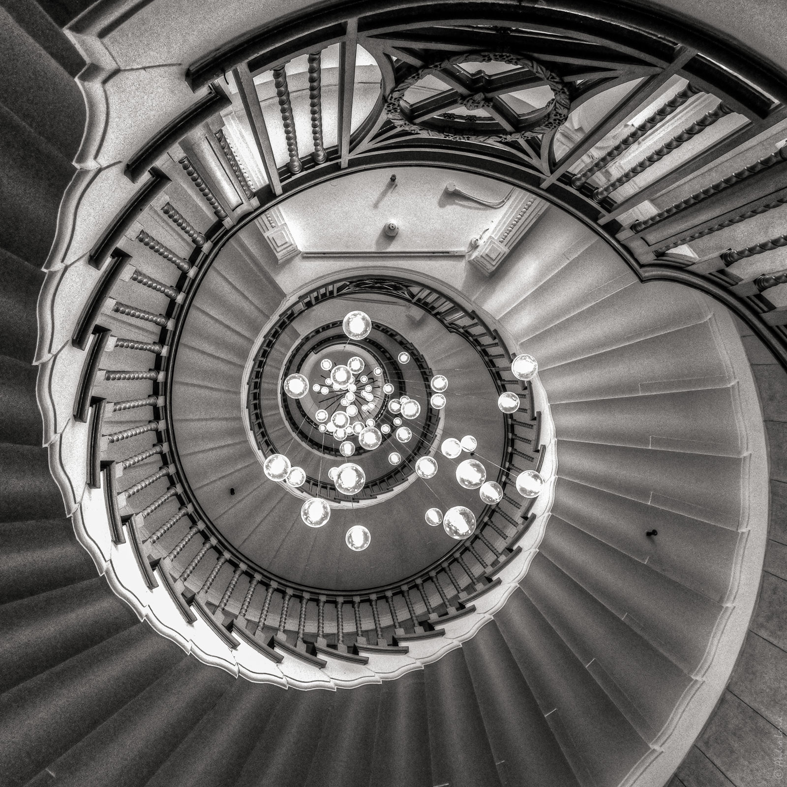 10mm f5 1/60 ISO 1600