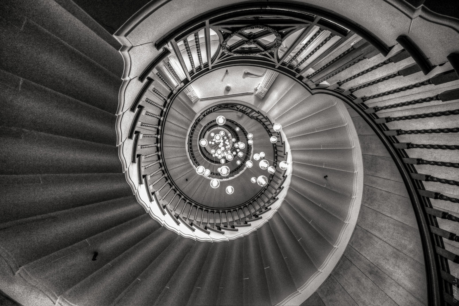 10mm f5 1/60 ISO 1600