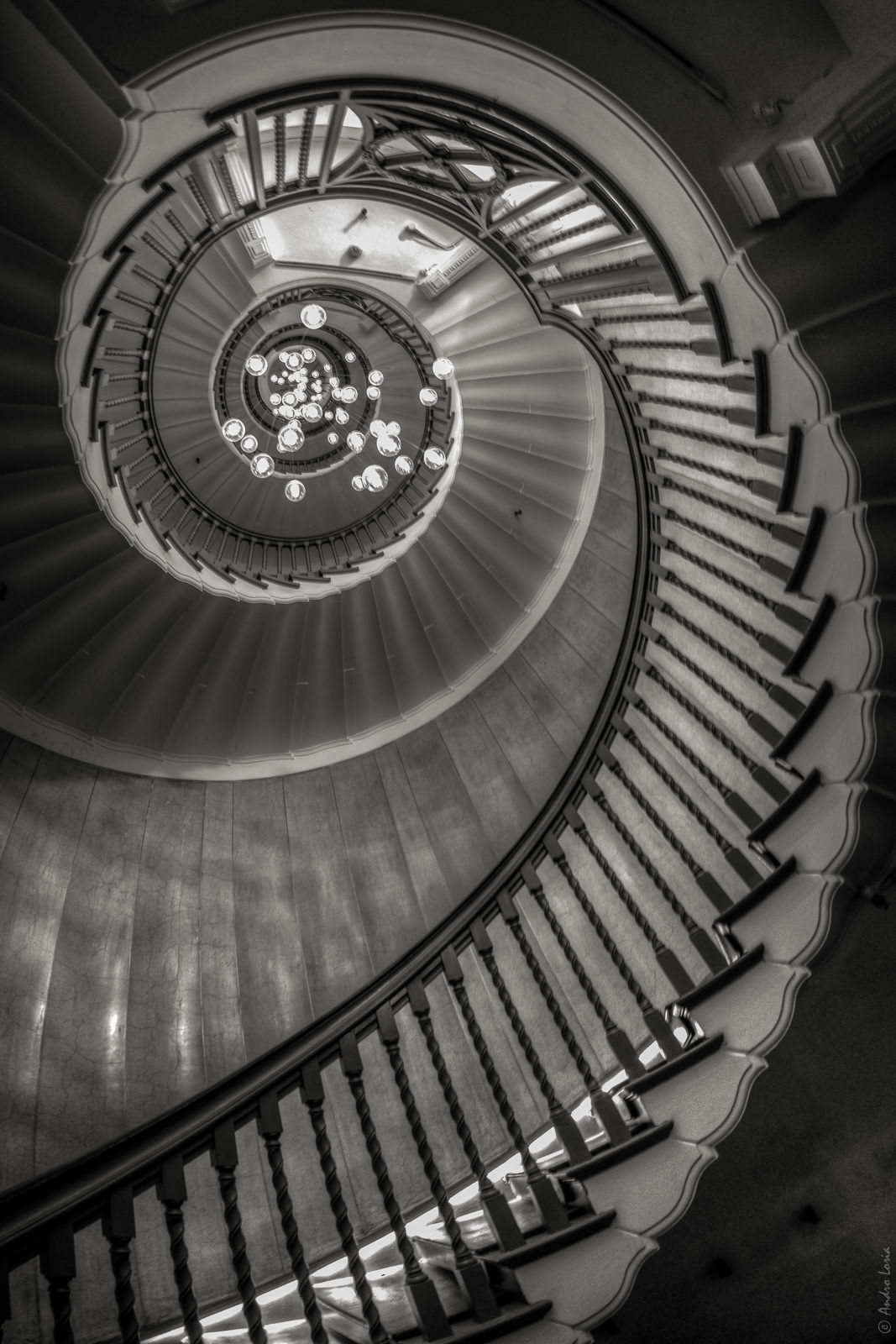 8mm f8 1/3 ISO 200