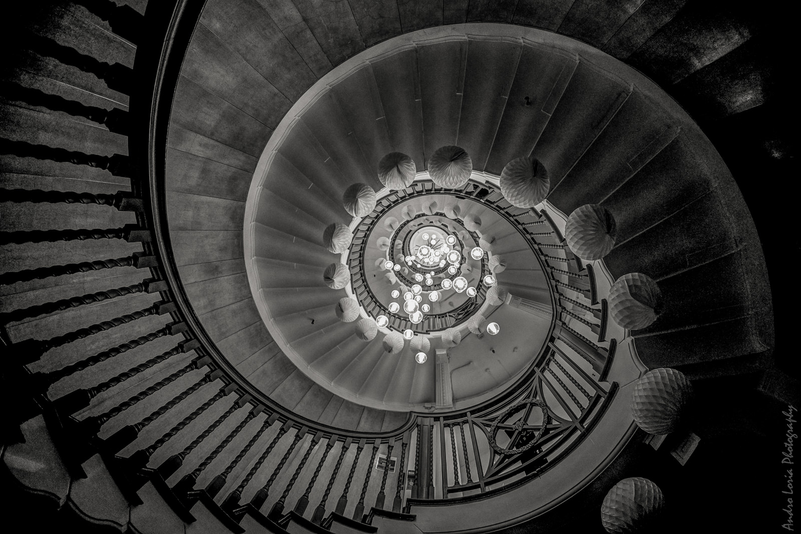 8mm f8 1/60 ISO 1600