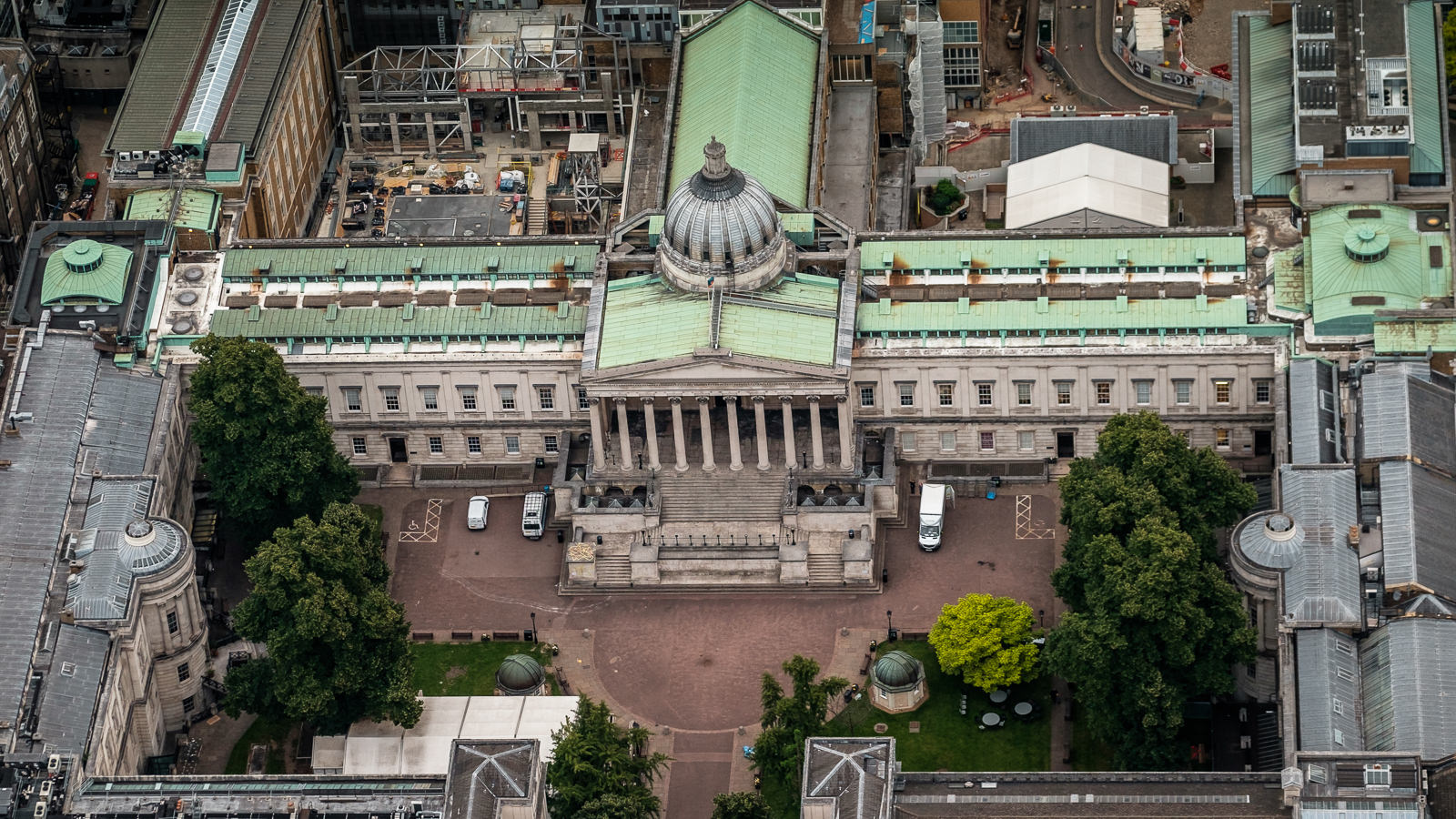 University College London (UCL). ISO200 50-140mm f2.8 1/300s