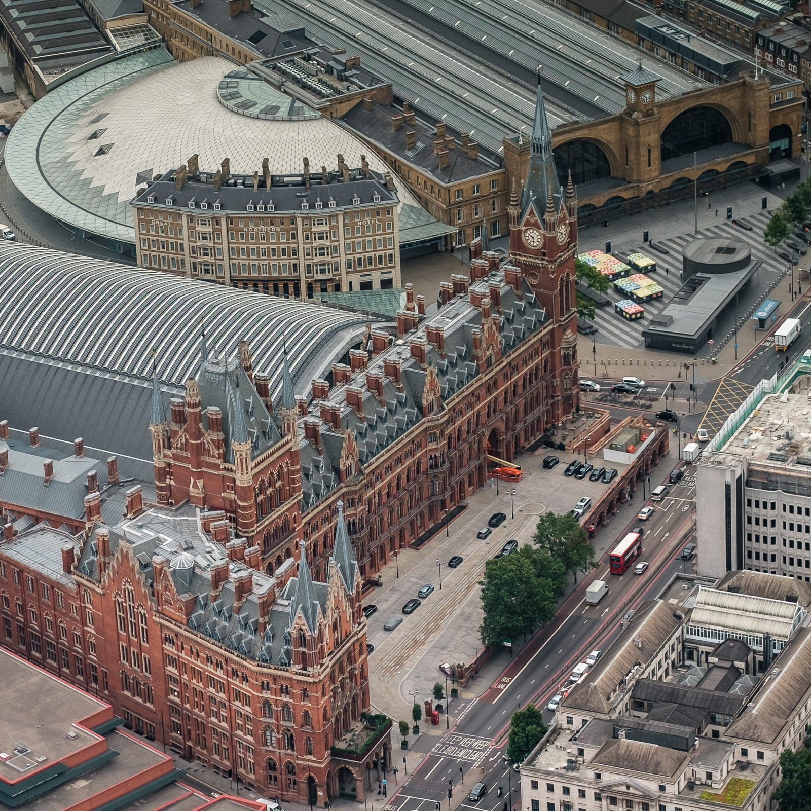 St Pancras and Kings Cross stations. ISO200 50-140mm f2.8 1/180s
