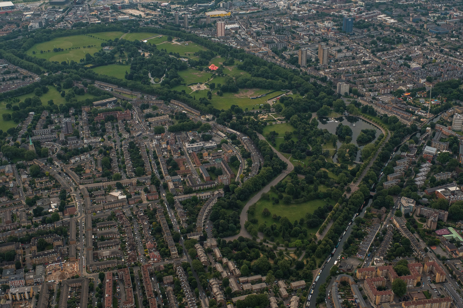 Victoria Park, South Hackney. ISO400 16-55mm f5.6 1/250s