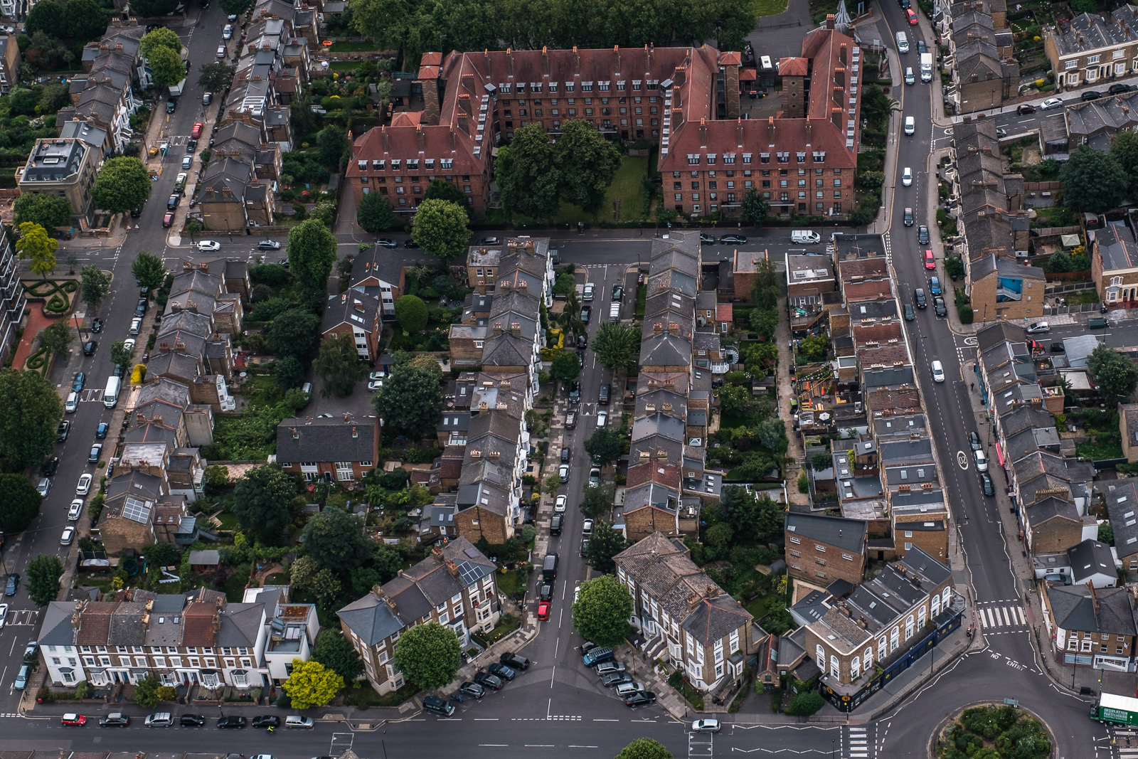 Banbury Rd. South Hackney. ISO320 16-55mm f5.6 1/250s