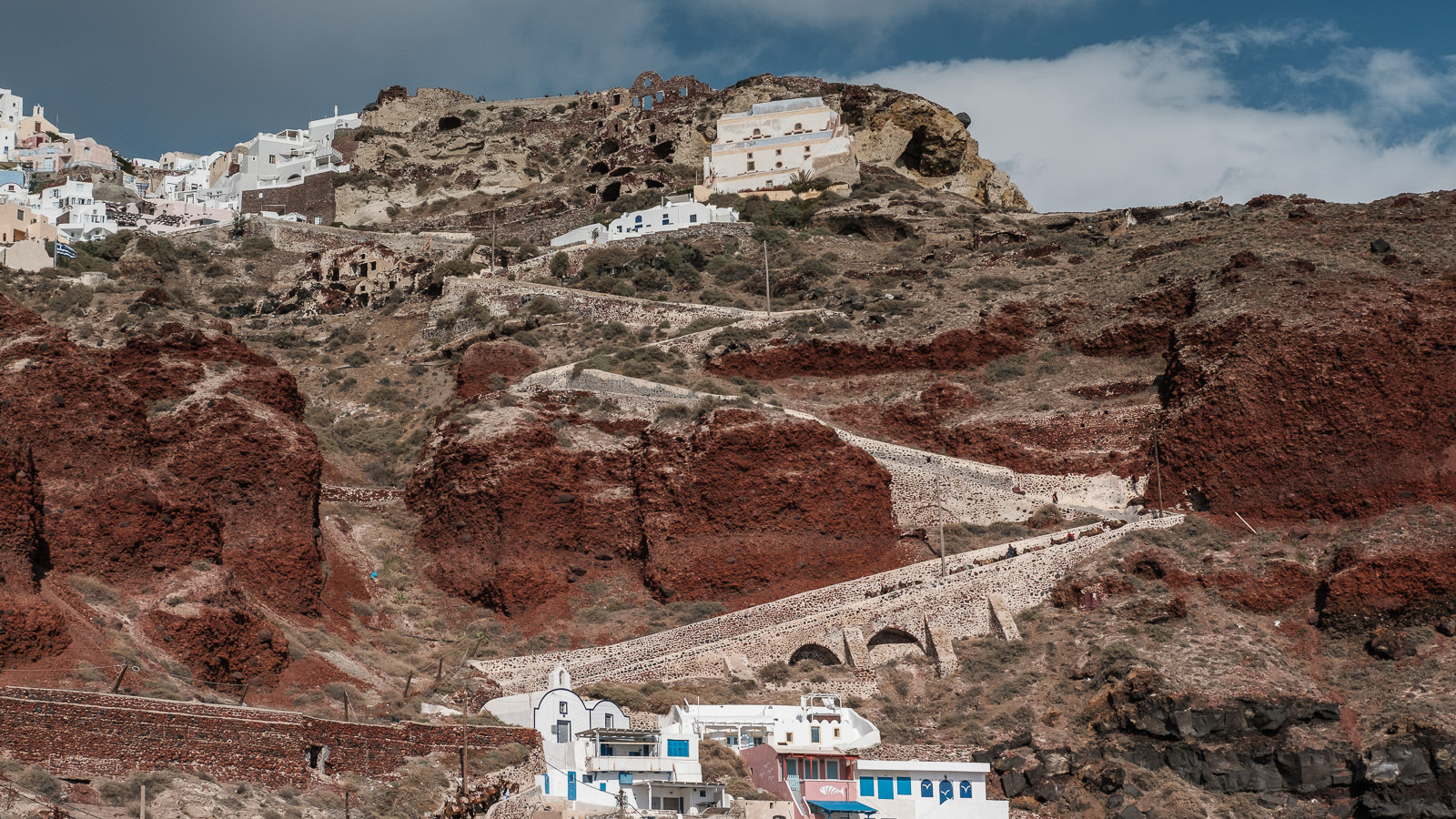 Path to Oia from Ammoudi