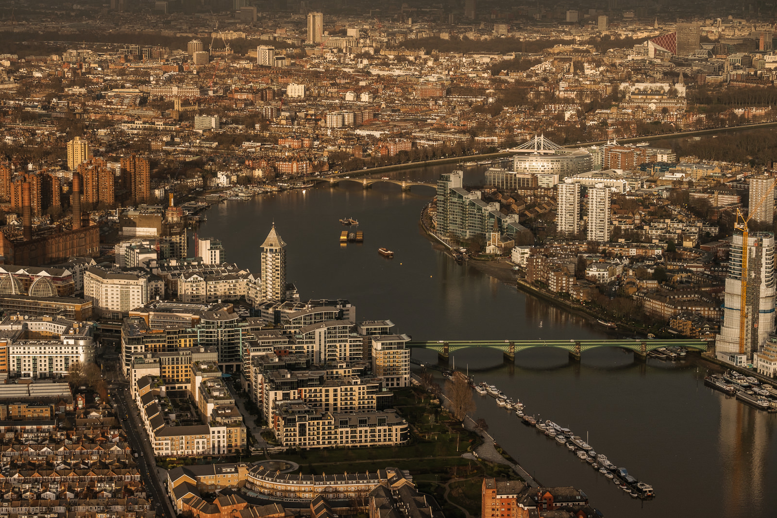 Imperial Wharf, Chelsea; X-T2 ISO200 50-140mm f5.0 1/1000s