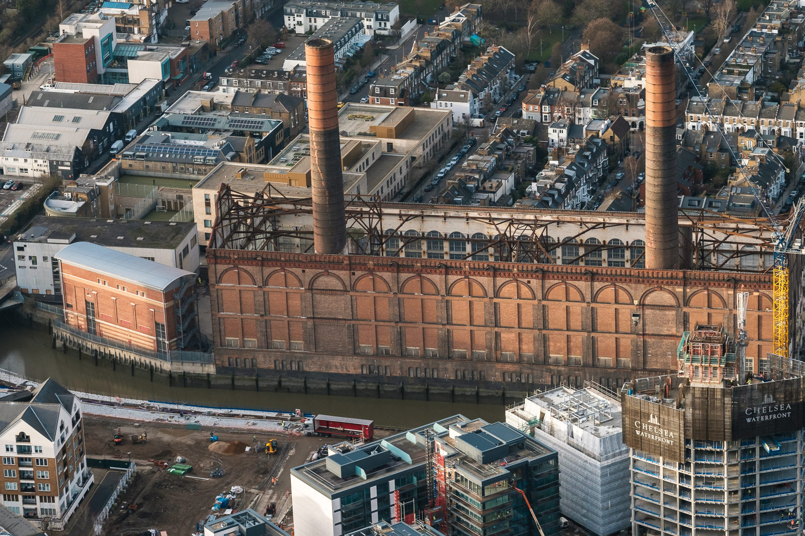 Lots Road Power Station, Chelsea Creek. Originally allowed to switch District line trains from steam to electricity. Being redeveloped now. X-T2 ISO800 50-140mm f5.0 1/1000s