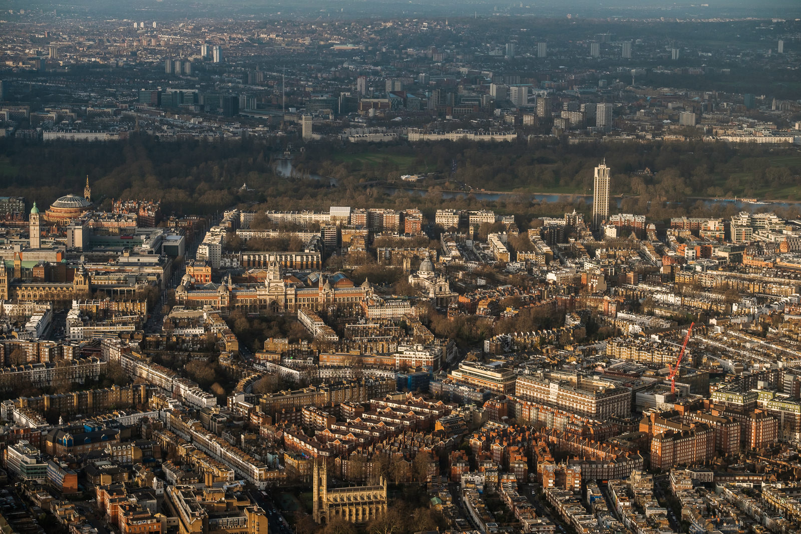 South Kensington; X-T2 ISO800 50-140mm f5.0 1/1000s