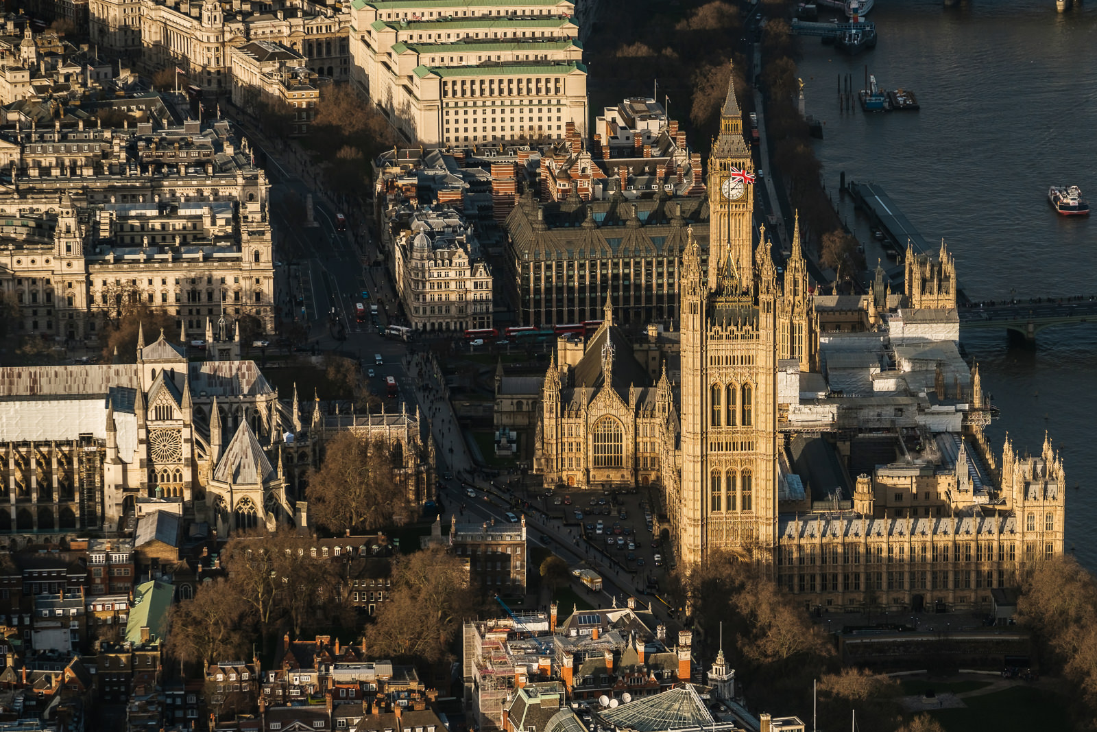 Palace of Westminster - House of Parliament; X-T2 ISO200 50-140mm f3.6 1/1000s