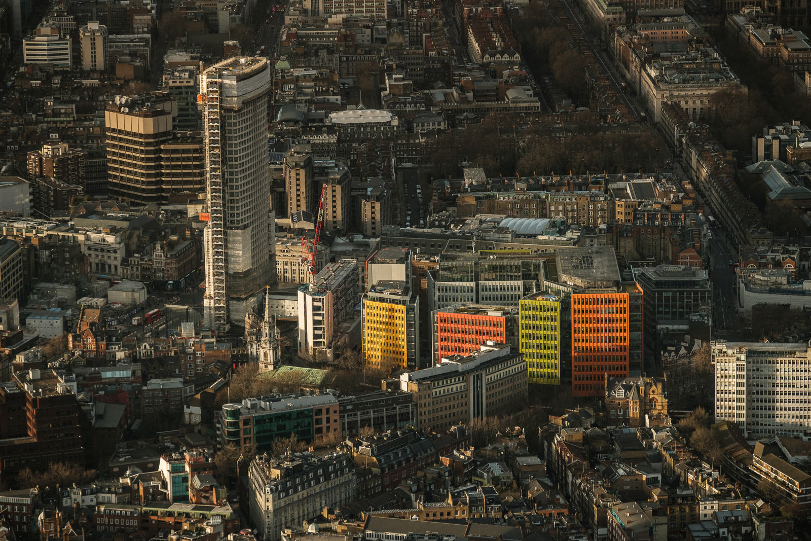 Centre Point (left) and Central Saint Giles (colourful buildings) ; X-T2 ISO200 50-140mm f3.6 1/1000s