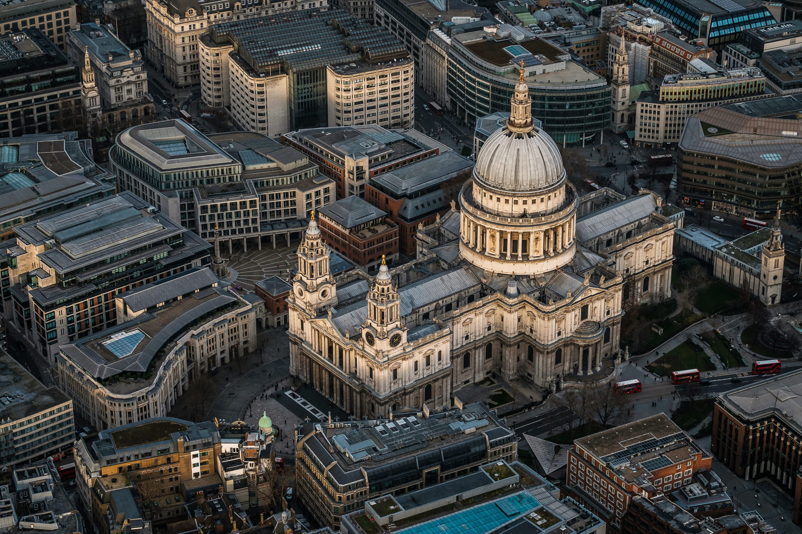 St. Paul's cathedral; X-T2 ISO320 50-140mm f3.6 1/1000s