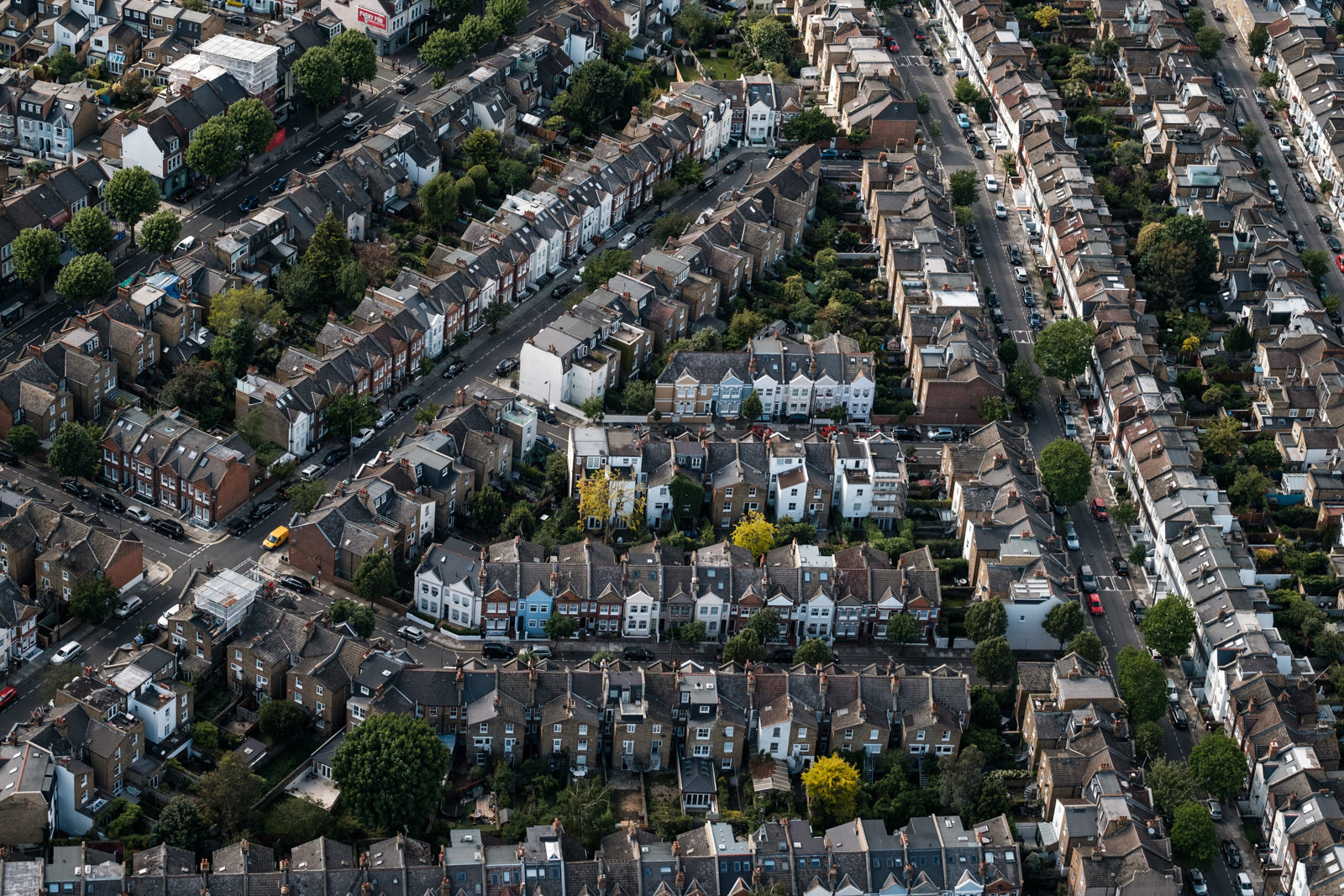Urban grid, Fulham -with 50-140mm f2.8 @50mm, f2.8, iso200, 1/1000s