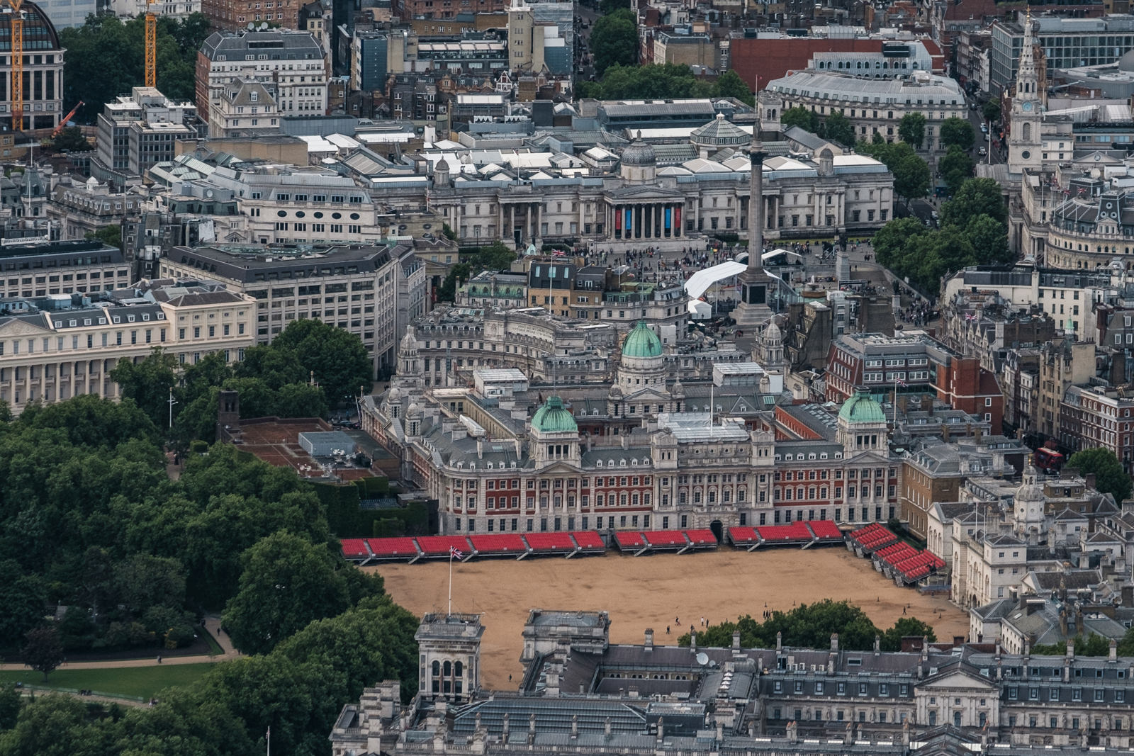 House Guards Parade and Trafalgar Square - with 50-140mm f2.8 @115mm, f4.5, iso250, 1/1000s