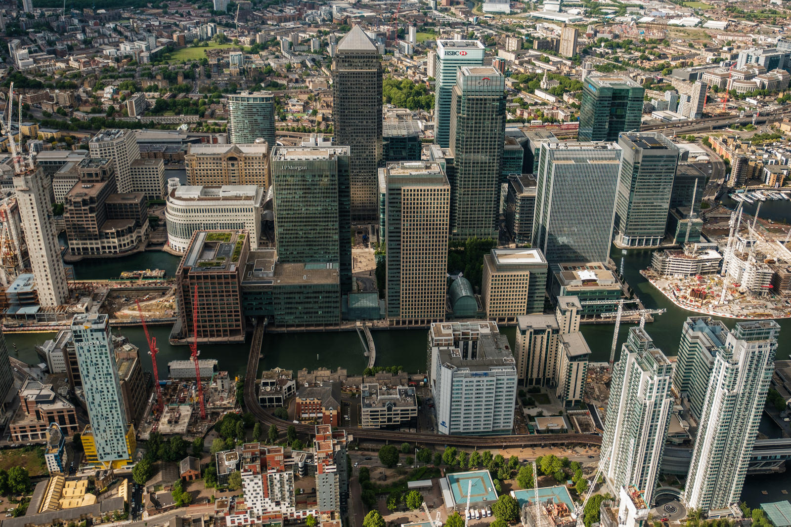 Canary Wharf - with 16-55mm f2.8 @20mm, f2.8, iso200, 1/1000s